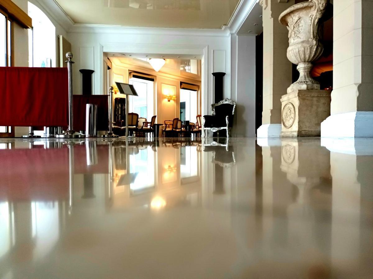 Hotel Jeanne D'Arc Lourdes Esterno foto