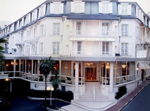 Hotel Jeanne D'Arc Lourdes Esterno foto