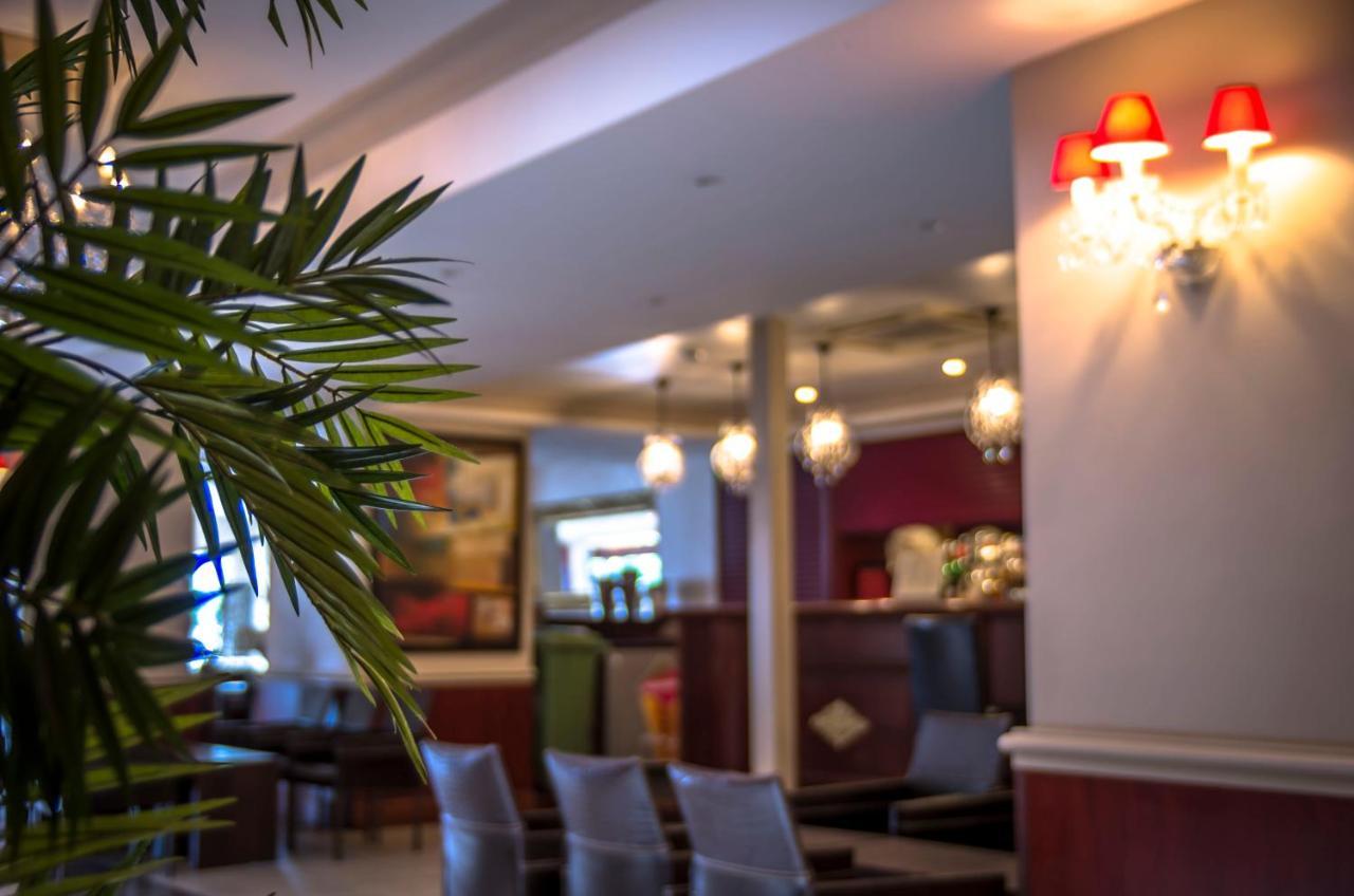 Hotel Jeanne D'Arc Lourdes Esterno foto