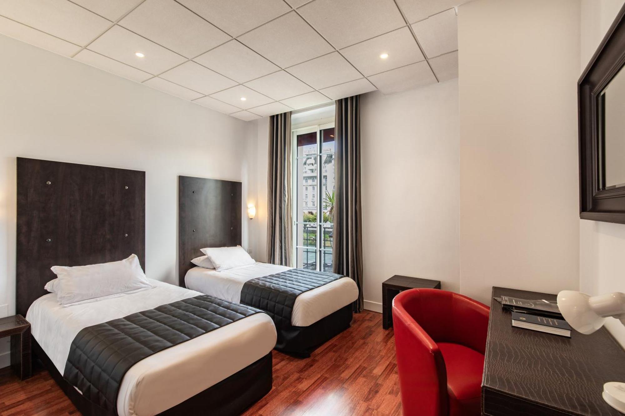 Hotel Jeanne D'Arc Lourdes Esterno foto