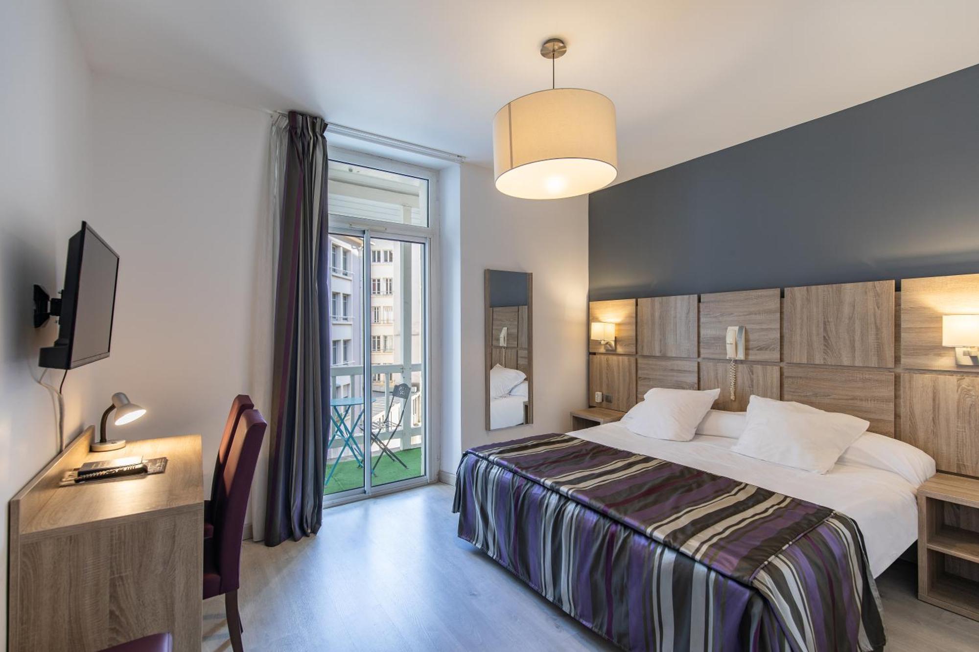 Hotel Jeanne D'Arc Lourdes Esterno foto