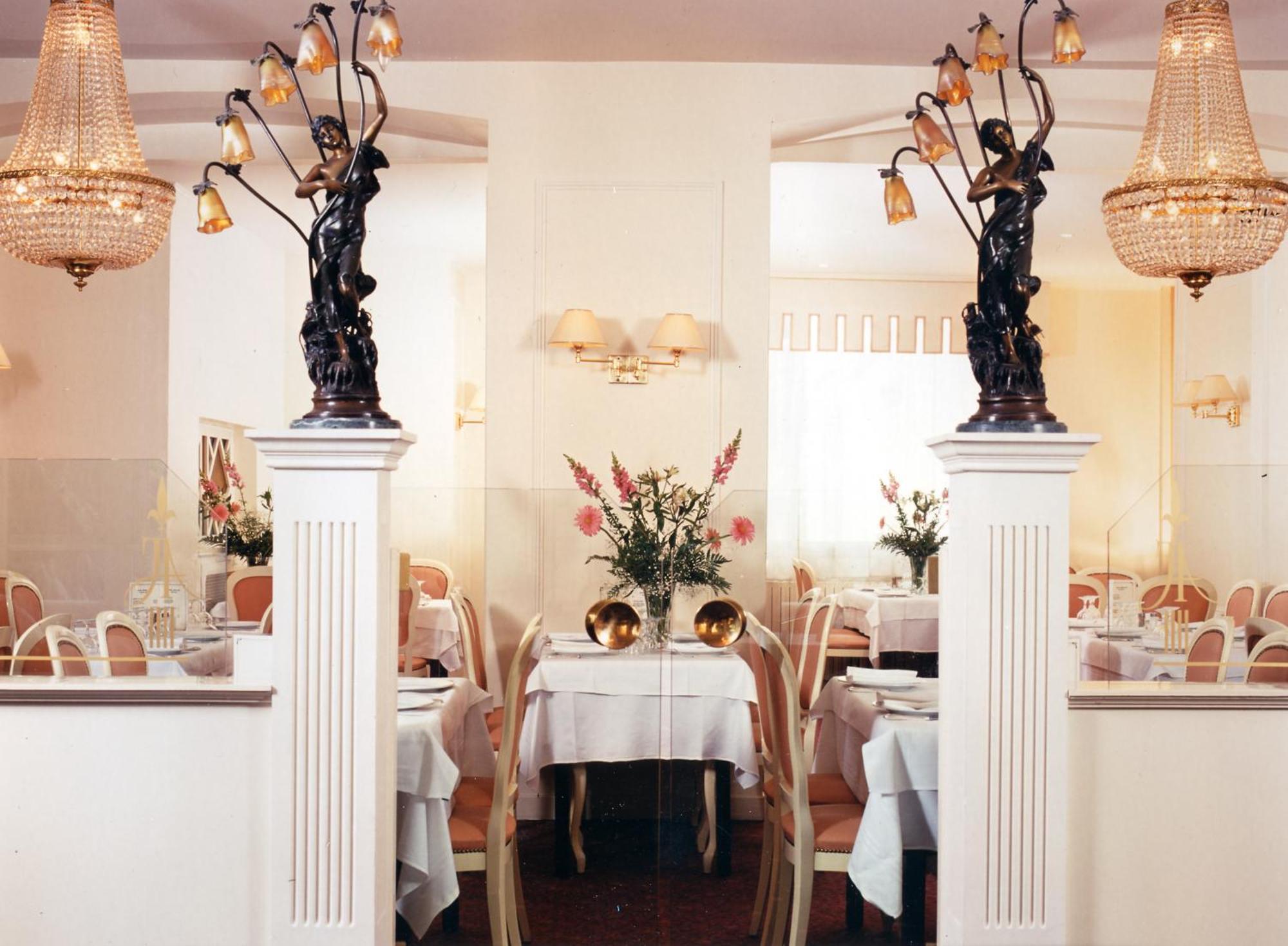 Hotel Jeanne D'Arc Lourdes Esterno foto